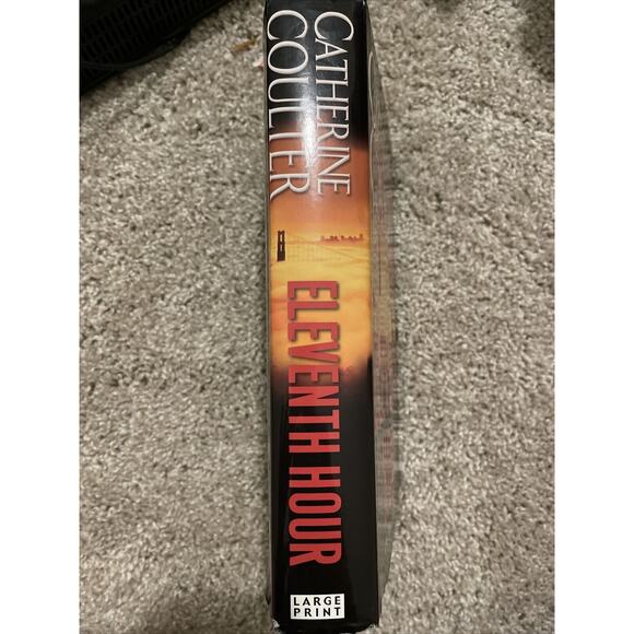 eleventh hour (ELEVENTH HOUR an FBI thriller)LARGE Print - Picture 2 of 5